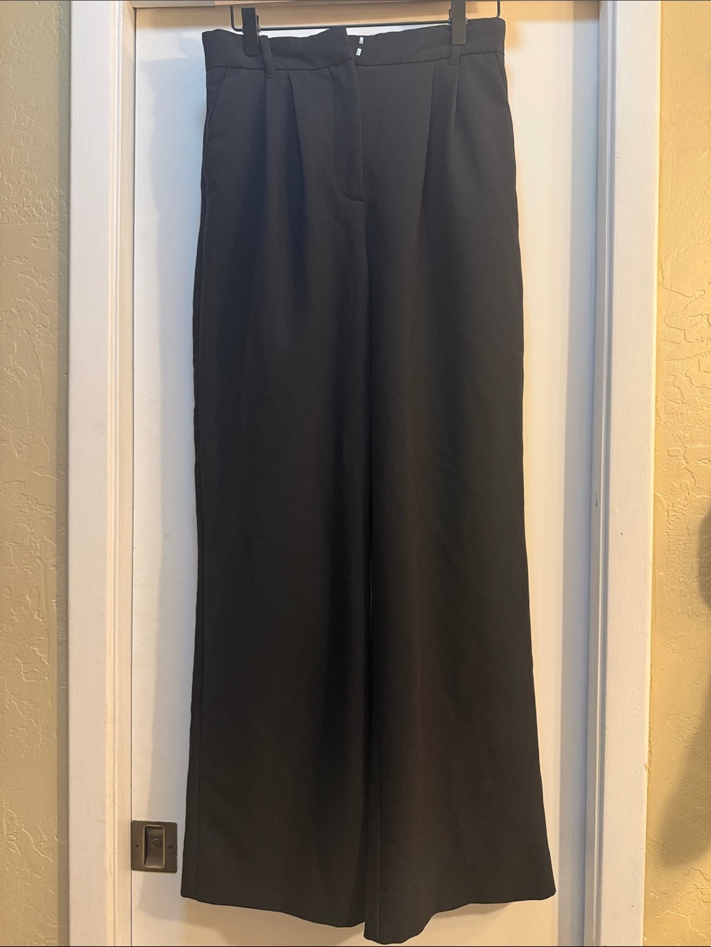Abercrombie & Fitch Classic Black Wide-Leg Women’s Pant